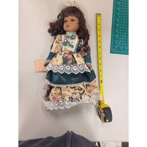 Ashley‎ Belle Porcelain Doll Collectible Vintage Doll Brown Hair Eyes Floral